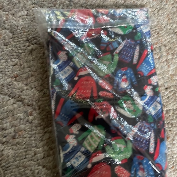 Scarves - Picture 3 of 5